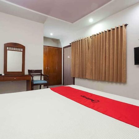 Reddoorz @ Panglima Sudirman Hotel Сурабая Екстериор снимка