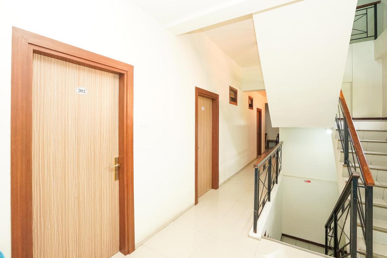 Reddoorz @ Panglima Sudirman Hotel Сурабая Екстериор снимка